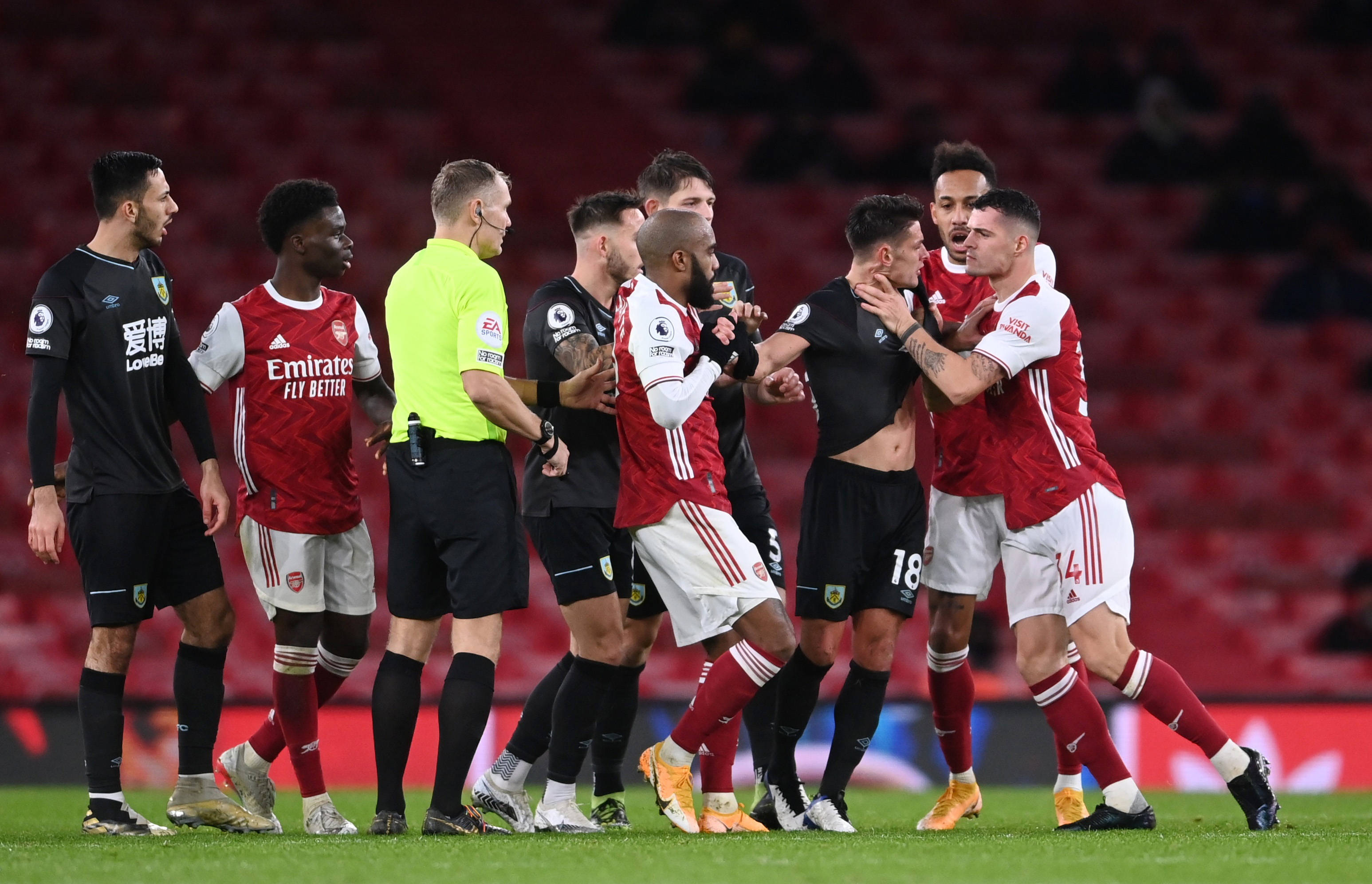 轮换内线出 轮换内线出