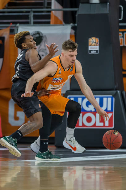 消费者望而 消费者望而